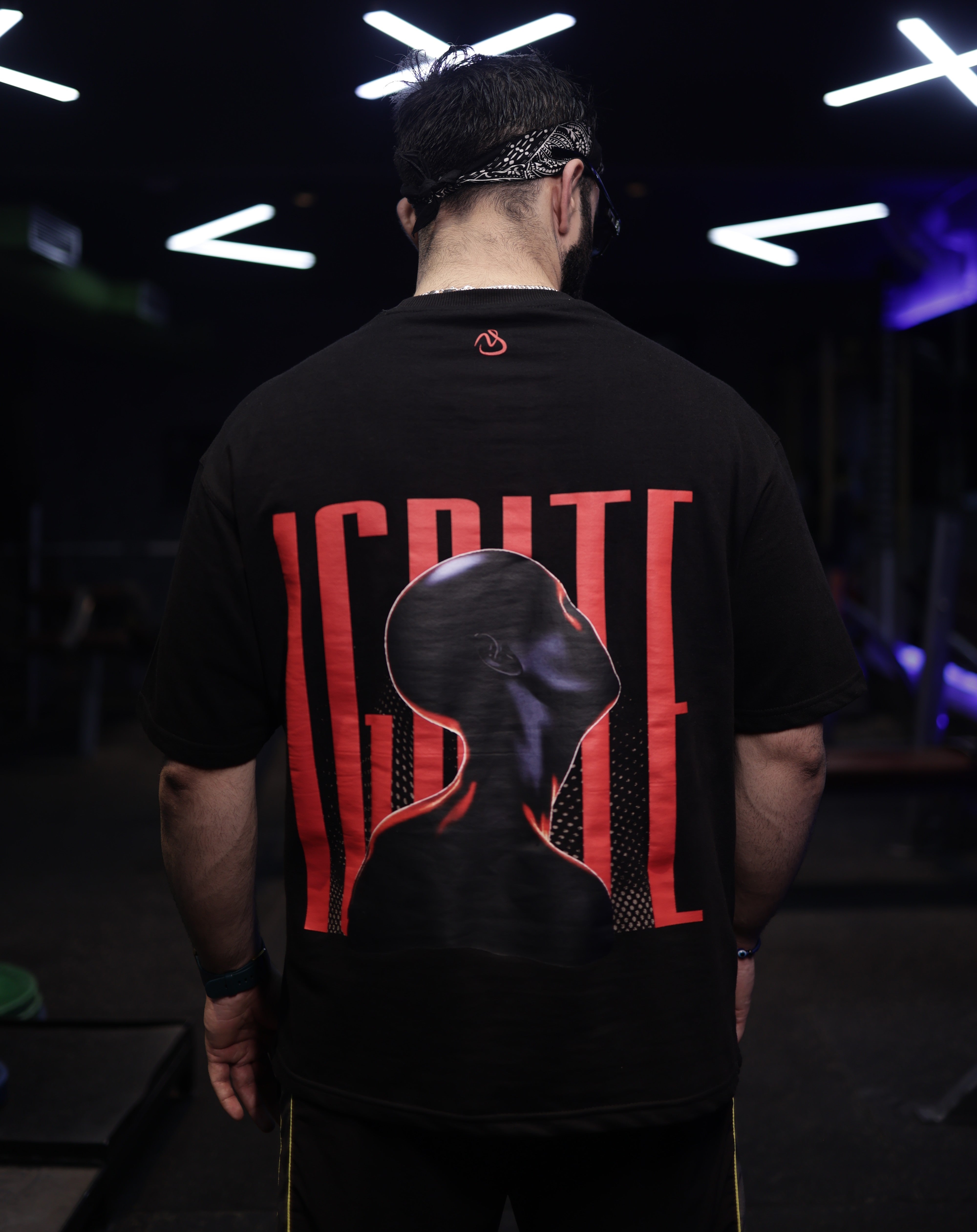 Ignite the Light Within – Oversized Black T-Shirt – NEVERSEEN