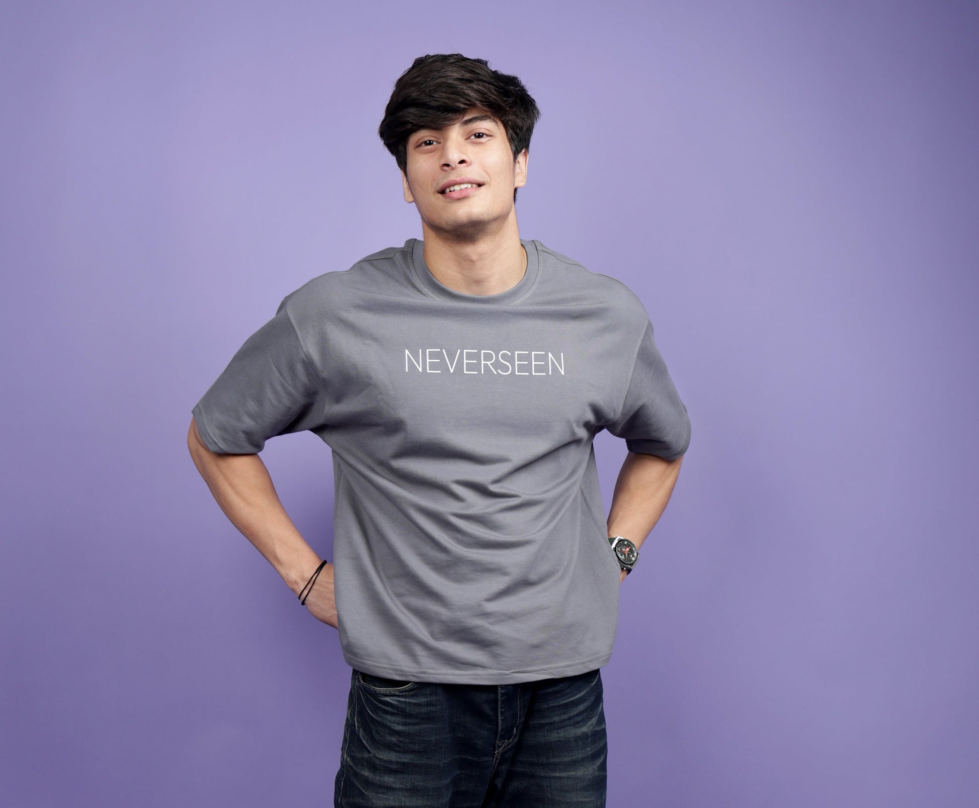 Multifaceted Reality – Grey Oversized T-Shirt | NEVERSEEN®